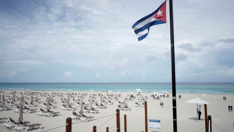  Küba, kapılarını turistlere açacak
