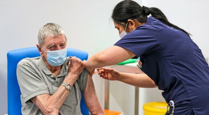  İngiltere’den ‘bağışıklık duvarı’ atılımı: Grip ve corona aşısında üçüncü doz tıpkı anda