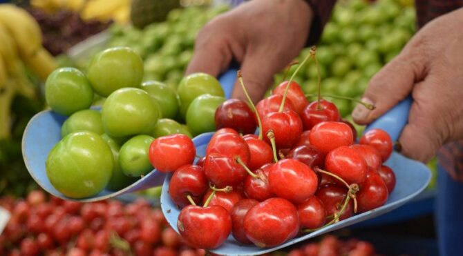  Değerli meyve fiyatları vatandaşları manavlardan uzaklaştırdı