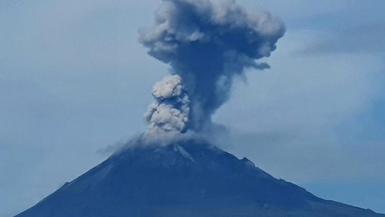 Meksika’da Popocatepetl Yanardağı’nda art arda patlamalar