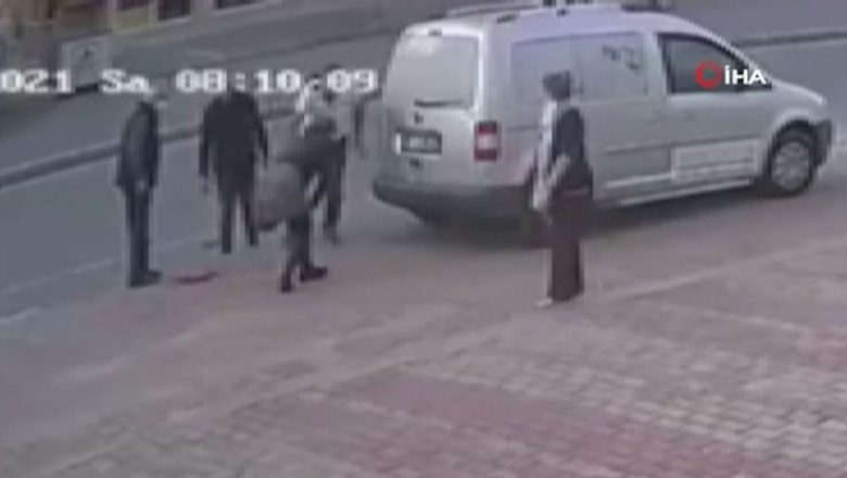  Antalya’da kaldırımda bekleyen kadına otomobil çarptı