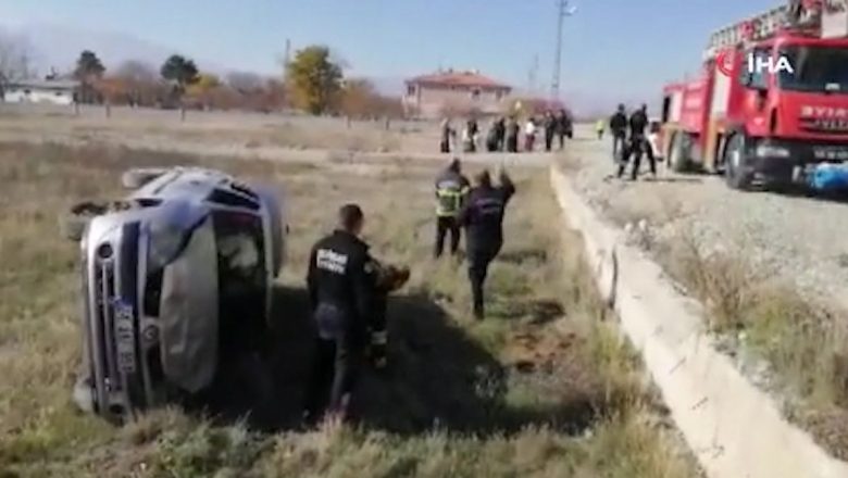  Erzincan’da çocuğun kullandığı otomobil şarampole devrildi