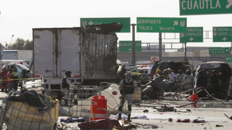  Meksika’da freni arızalanan kamyon araçlara çarptı: 19 ölü