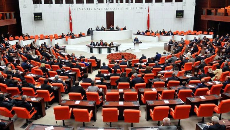  AK Parti’nin başörtüsüyle ilgili anayasa değişikliği teklifi önümüzdeki haftalarda Meclis’e gelecek