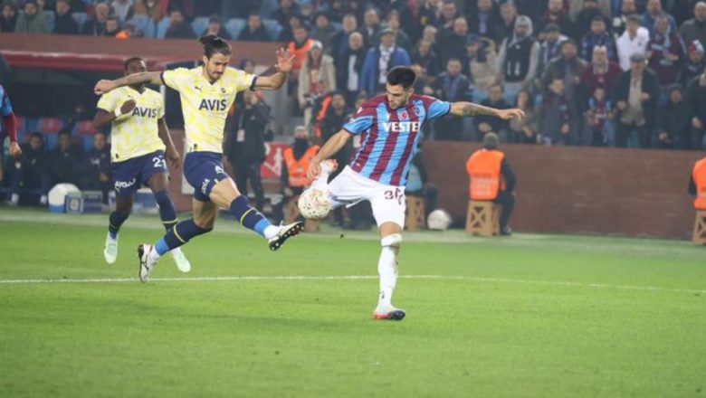  Son Dakika: Spor Toto Süper Lig’in 15. haftasındaki derbide Trabzonspor, Fenerbahçe’yi 2-0’lık skorla mağlup etti