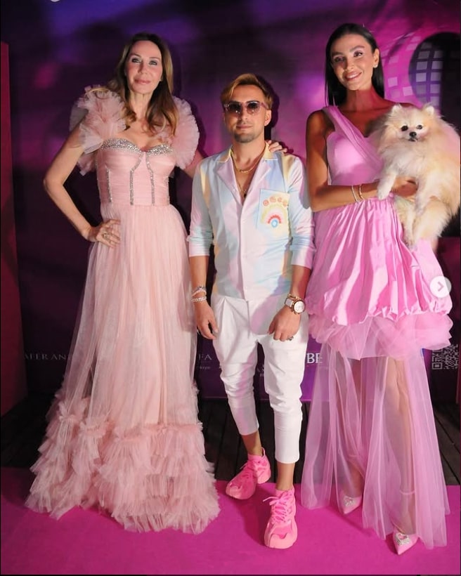 Cafer Andic barbie defilesinde - Muhteşem Defile